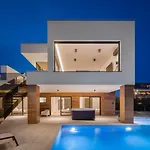 Villa Old Olive Iv By Vivi Rent Vodnjan