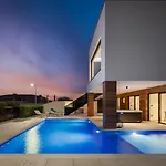 Villa Old Olive Iv By Vivi Rent Vodnjan