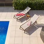 Villa Old Olive Iv By Vivi Rent *