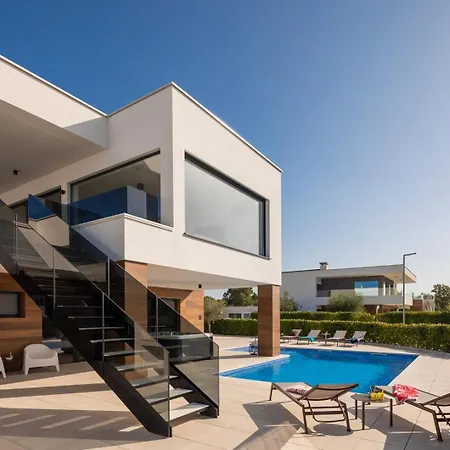 Old Olive Iv - Heated Pool - By Vivi Rent *