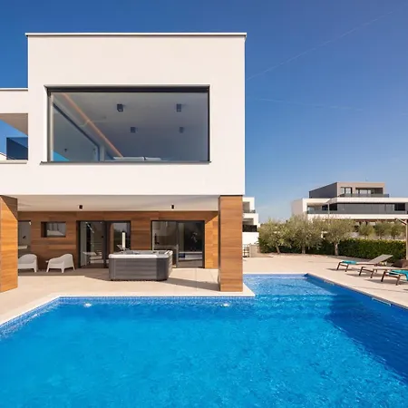 Old Olive Iv - Heated Pool - By Vivi Rent Villa *