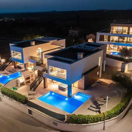 Villa Old Olive Iv By Vivi Rent *