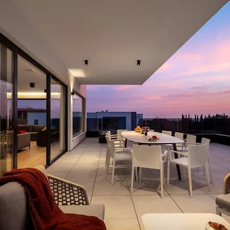 Villa Old Olive Iv - Heated Pool - By Vivi Rent