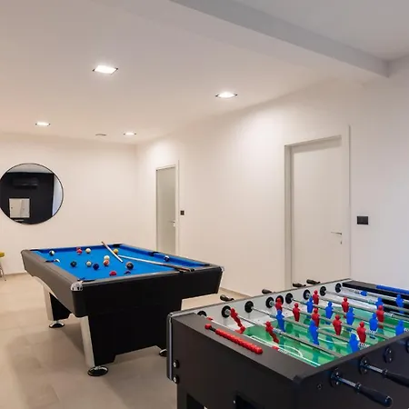 Old Olive Iv By Vivi Rent Villa