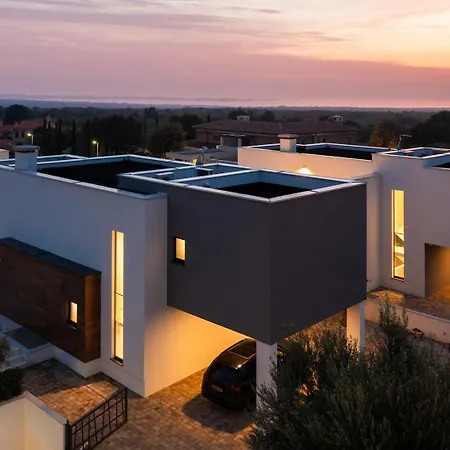 Old Olive Iv By Vivi Rent Villa