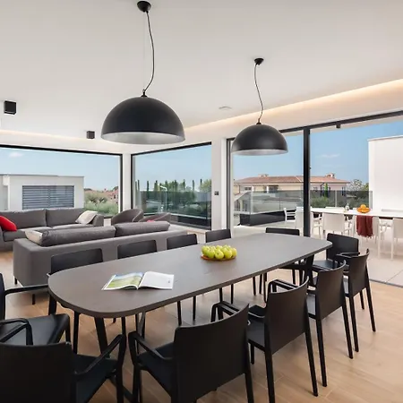 Old Olive Iv By Vivi Rent Vila *