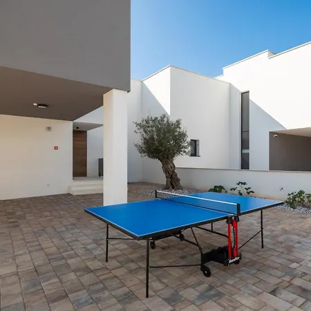 Old Olive Iv - Heated Pool - By Vivi Rent *