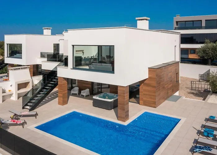 Villa Old Olive Iv By Vivi Rent