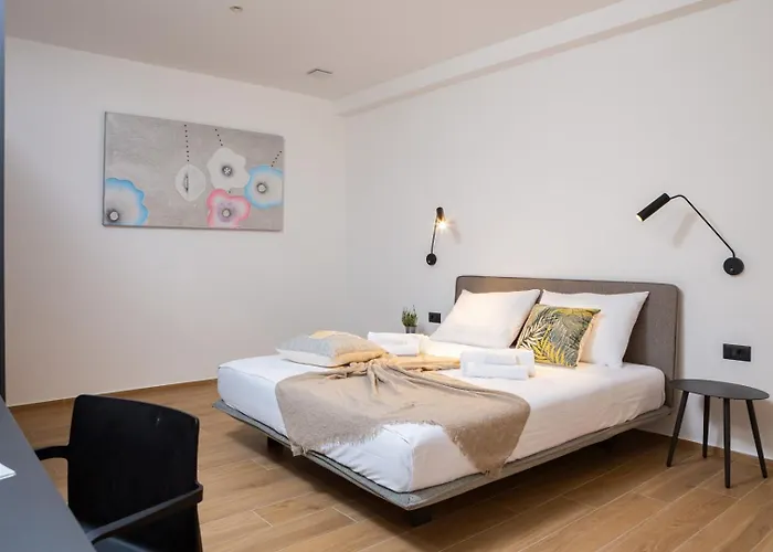 Old Olive Iv By Vivi Rent * Vodnjan