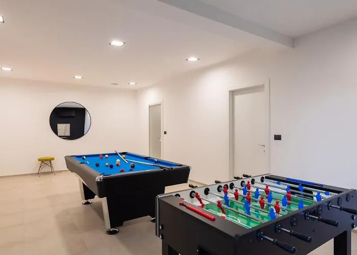 Old Olive Iv By Vivi Rent Villa