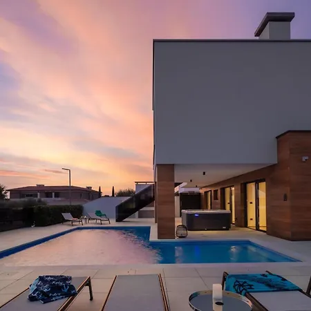 Villa Old Olive Iv By Vivi Rent *